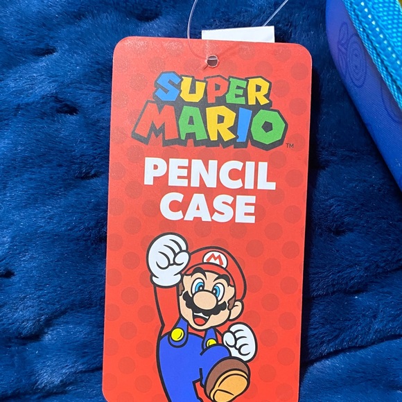 Nintendo Super Mario Blue and Yellow Case - Picture 3 of 4